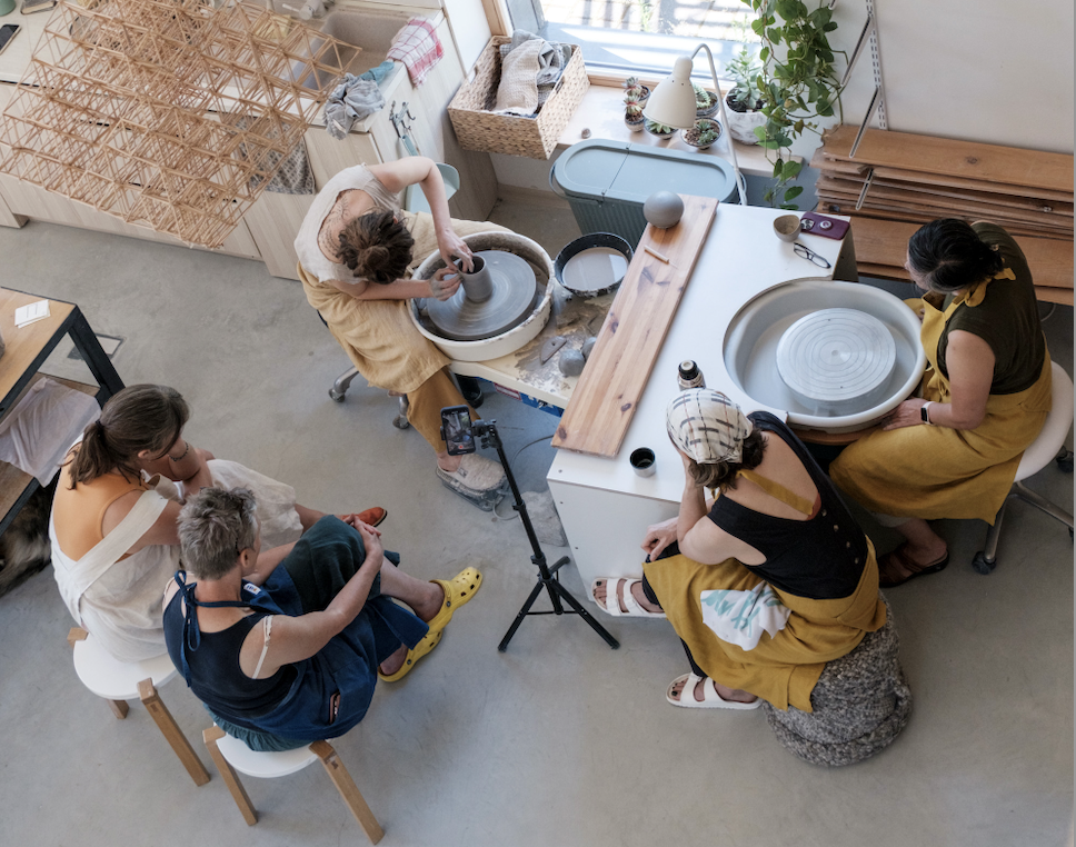 Keramikas darbnīcas Latvijā: radoša un meditatīva pieredze
